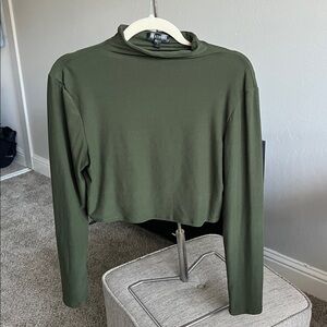 Olive Green Women's Cropped Long Sleeve